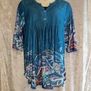 3/4 sleeve curved hem tunic